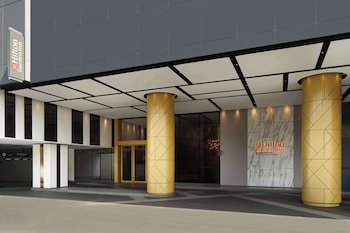 hilton garden inn bangkok riverside