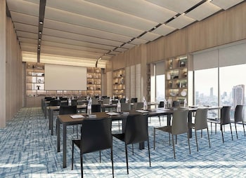 hilton garden inn bangkok riverside