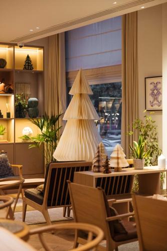 inhabit queens gardens a member of design hotels