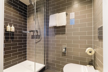 holiday inn express caen epron