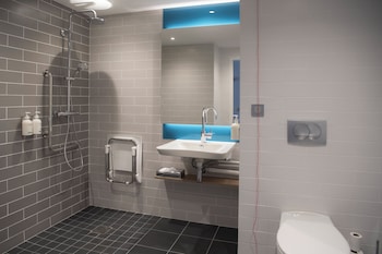 holiday inn express caen epron