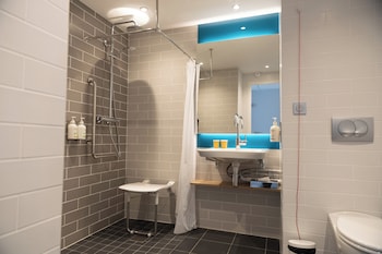 holiday inn express caen epron