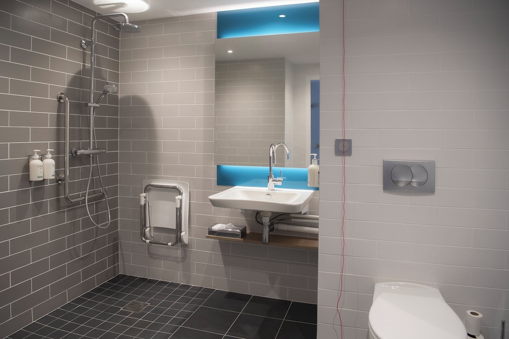 holiday inn express caen epron