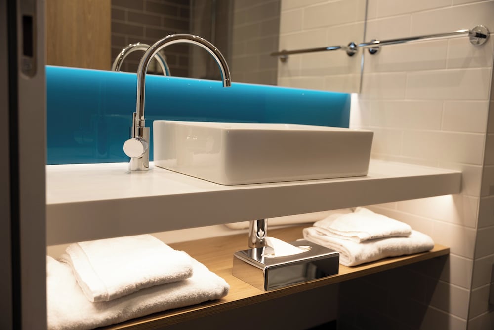 holiday inn express caen epron