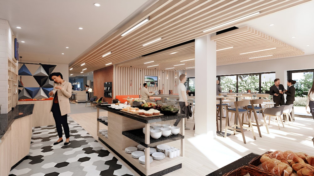 holiday inn express caen epron