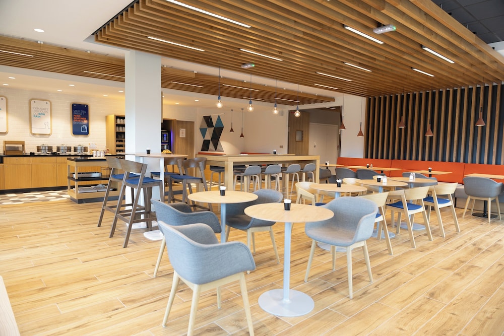 holiday inn express caen epron