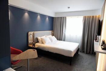 holiday inn express caen epron