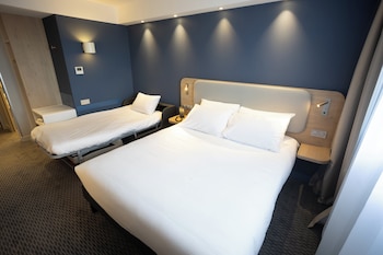 holiday inn express caen epron