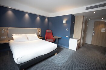 holiday inn express caen epron