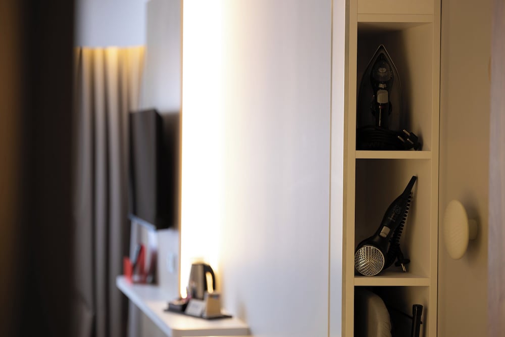 holiday inn express caen epron