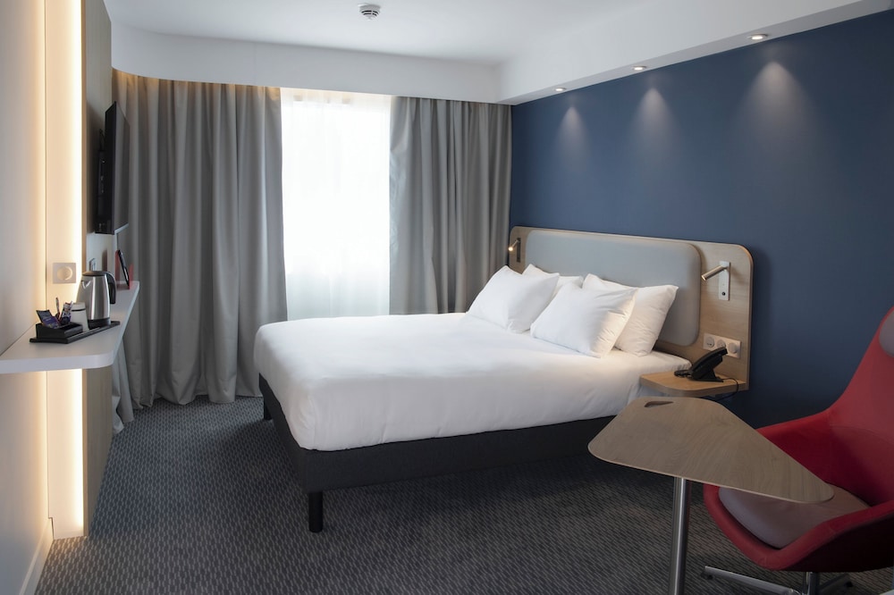 holiday inn express caen epron