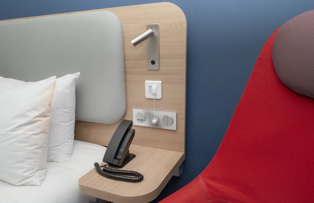 holiday inn express caen epron