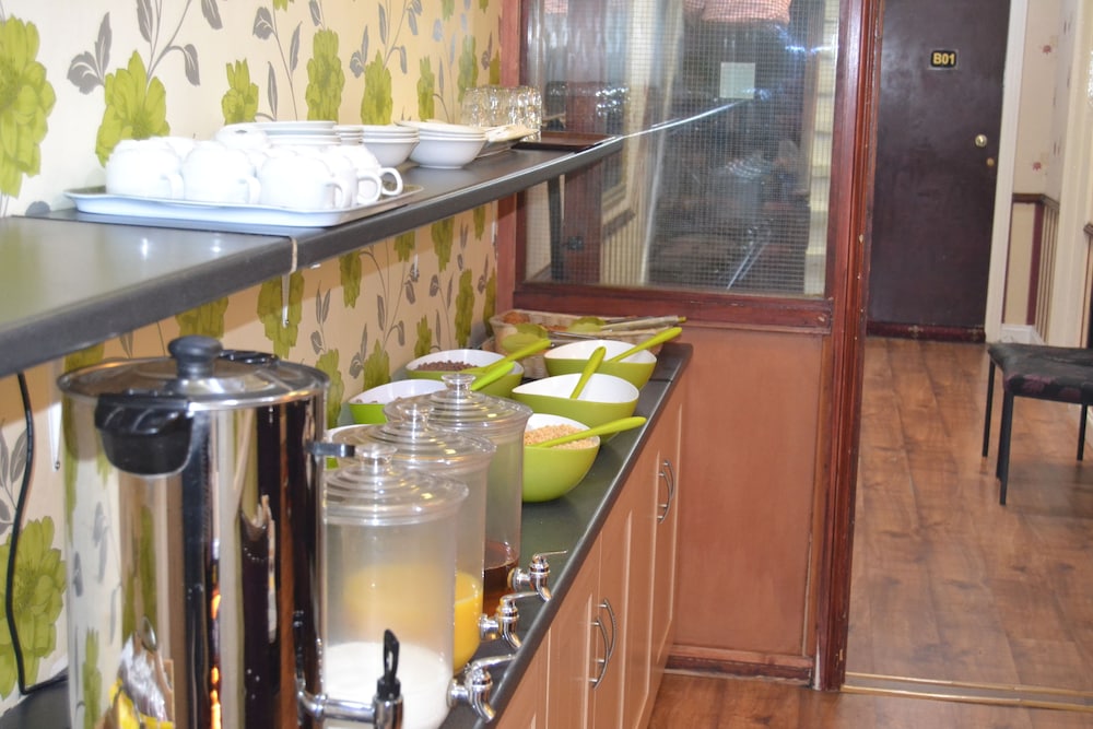 hyde park court hotel