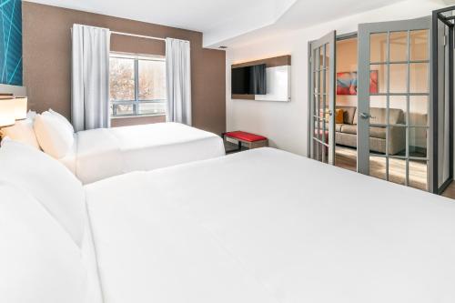 comfort suites london