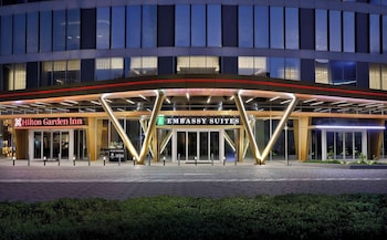 embassy suites by hilton dubai business bay