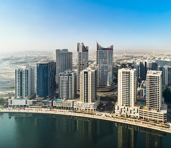 embassy suites by hilton dubai business bay