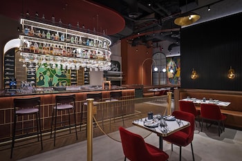 embassy suites by hilton dubai business bay