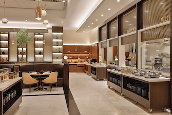 embassy suites by hilton dubai business bay