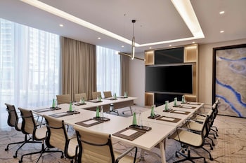 embassy suites by hilton dubai business bay