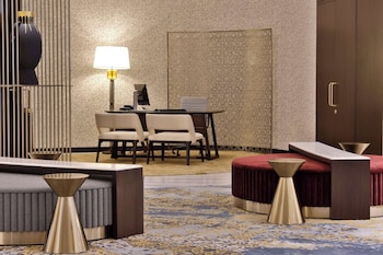 embassy suites by hilton dubai business bay