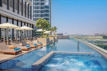embassy suites by hilton dubai business bay