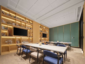 Hilton Garden Inn Aksu Downtown,,4 star