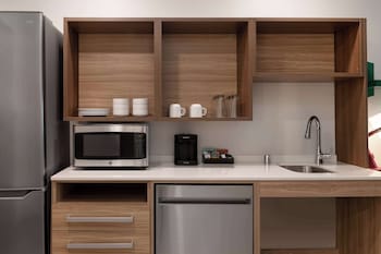 home2 suites by hilton sheboygan