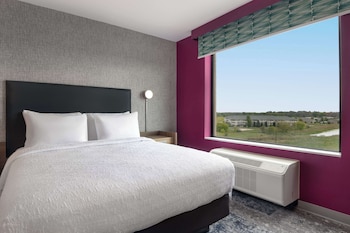 home2 suites by hilton sheboygan