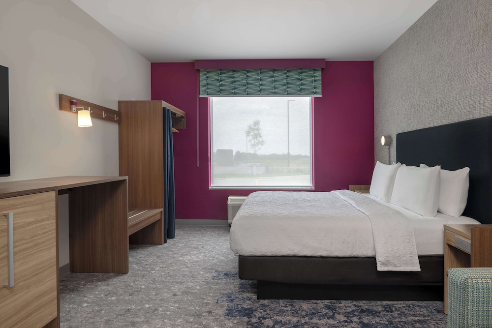 home2 suites by hilton sheboygan