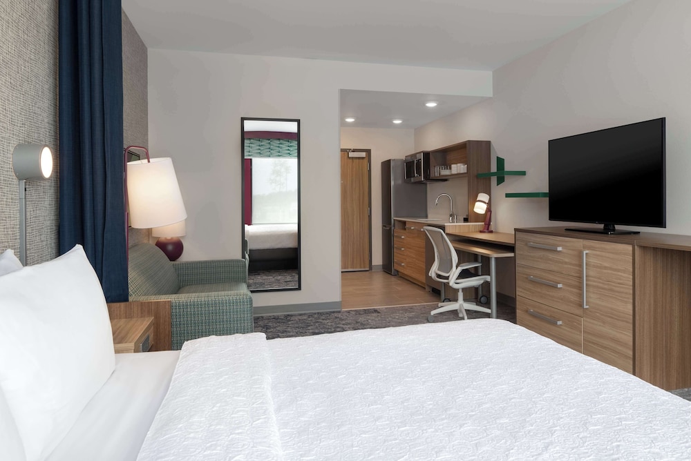 home2 suites by hilton sheboygan