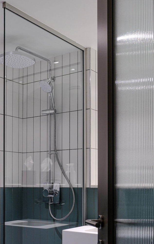 southgate hotel london