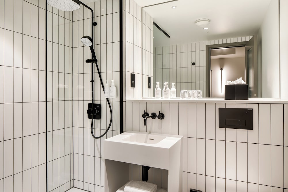 southgate hotel london