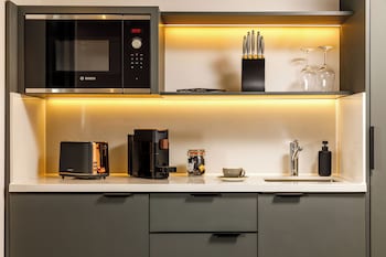 southgate hotel london