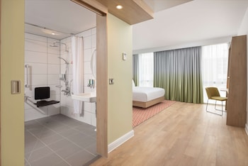 hampton by hilton nuneaton