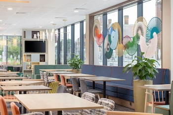 hampton by hilton nuneaton