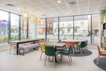 hampton by hilton nuneaton