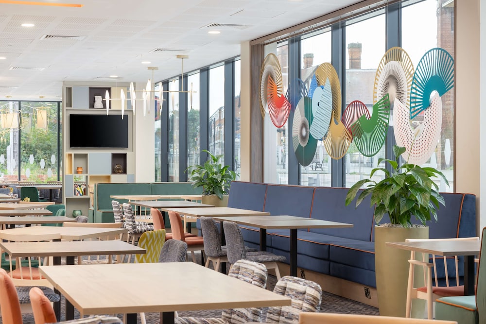 hampton by hilton nuneaton