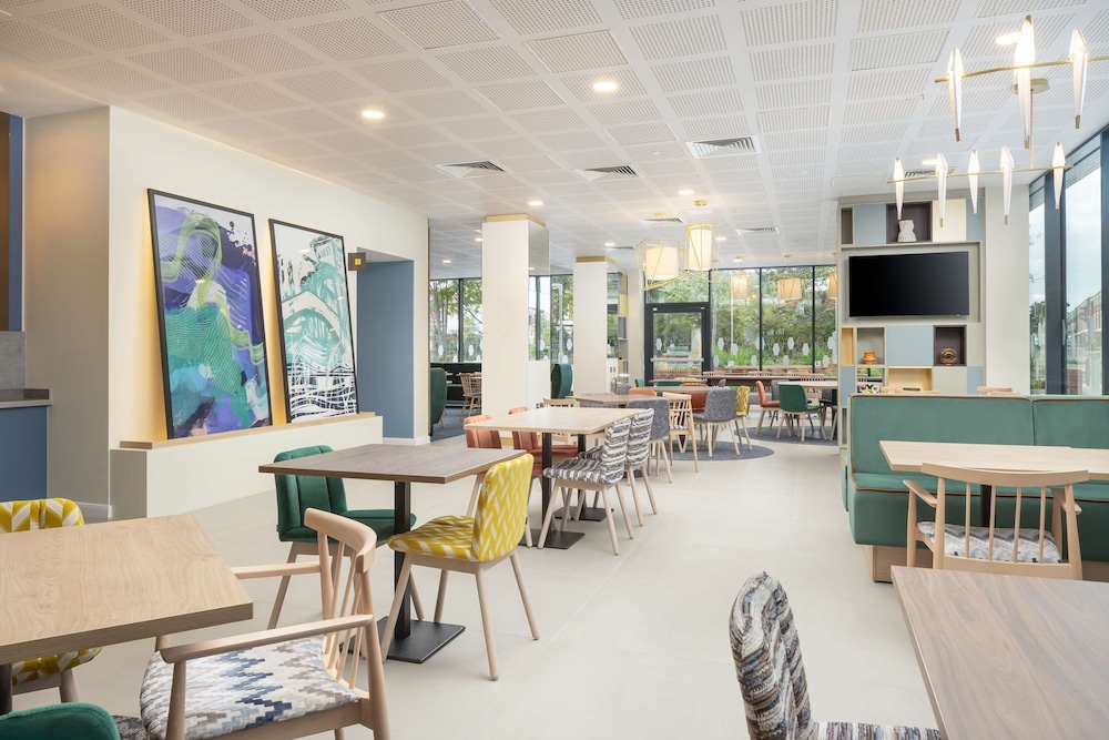 hampton by hilton nuneaton