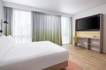 hampton by hilton nuneaton