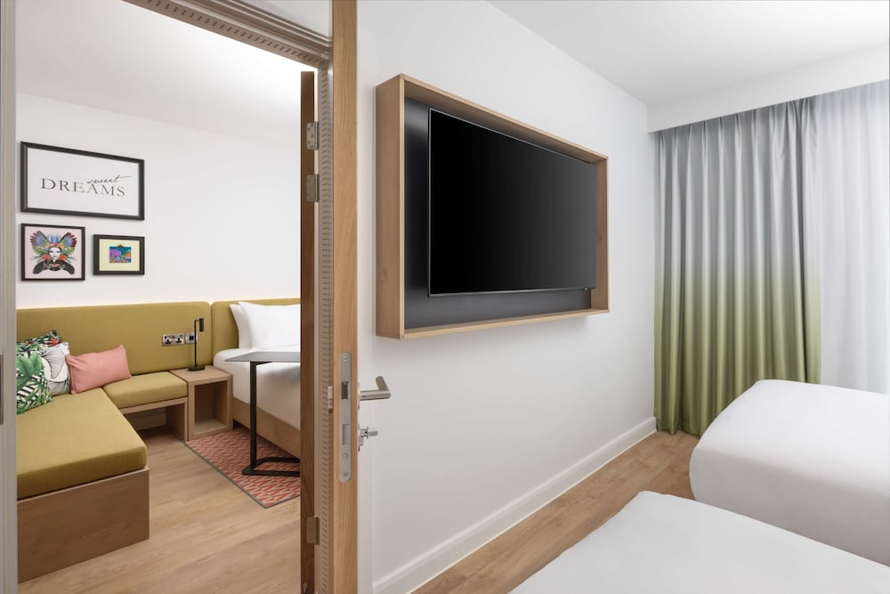 hampton by hilton nuneaton