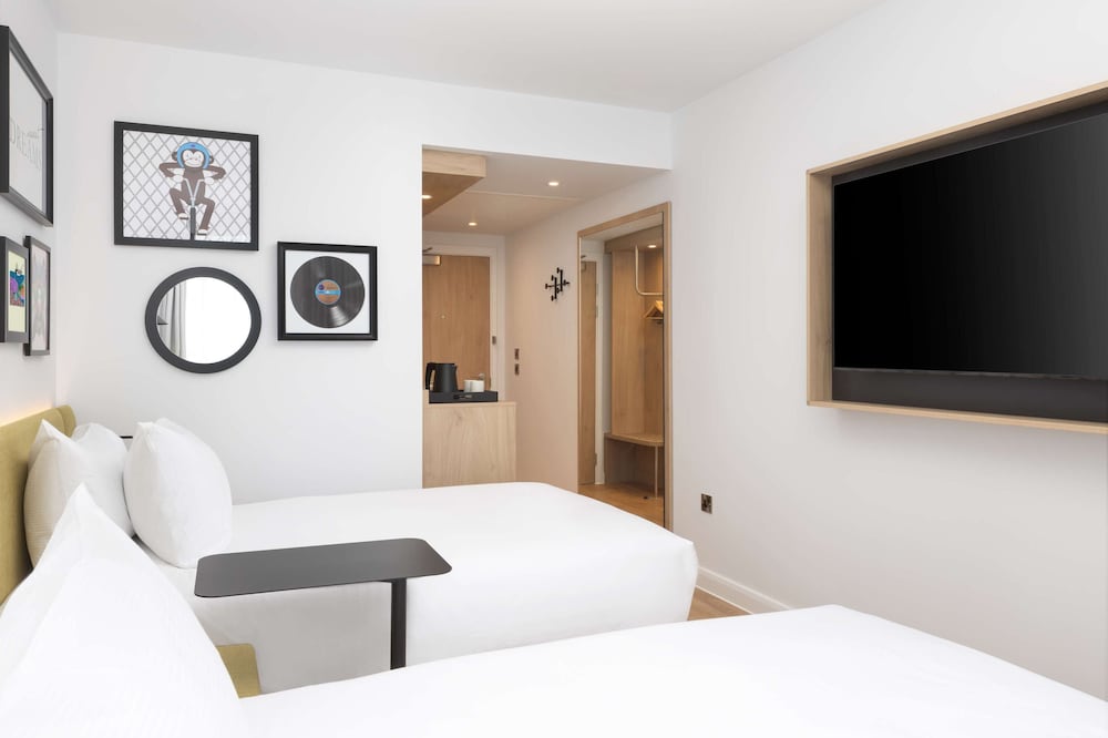 hampton by hilton nuneaton