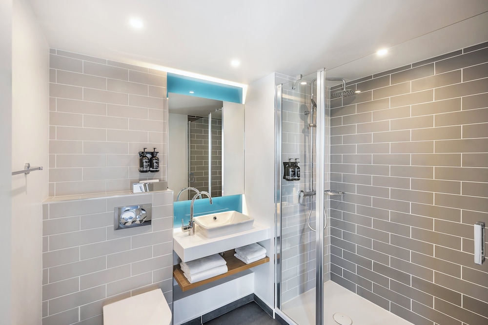 holiday inn express paris poissy