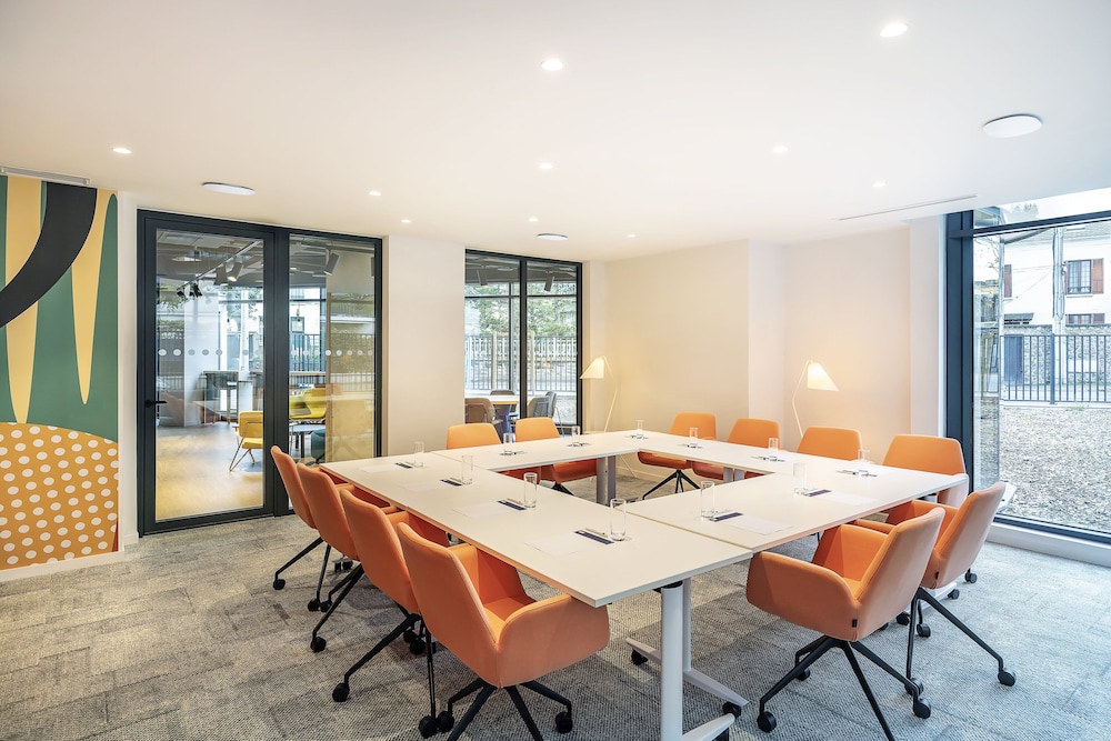 holiday inn express paris poissy