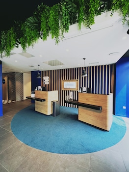 holiday inn express paris poissy