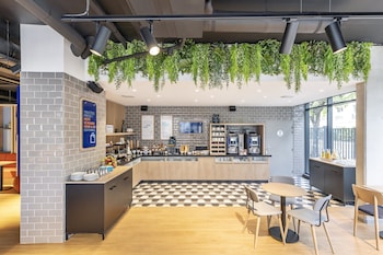 holiday inn express paris poissy