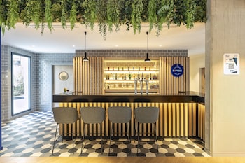 holiday inn express paris poissy