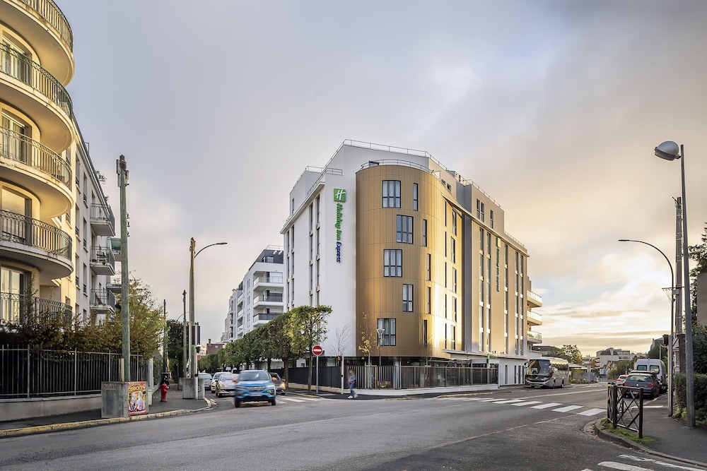 holiday inn express paris poissy