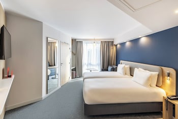 holiday inn express paris poissy