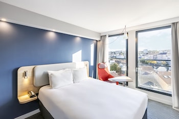 holiday inn express paris poissy