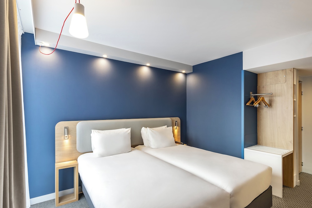 holiday inn express paris poissy